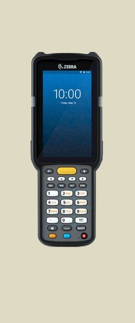 En Zebra MC3300 robust håndterminal vist fra siden med en lysende skjerm som viser klokken 10:30 og en fargerik bakgrunn
